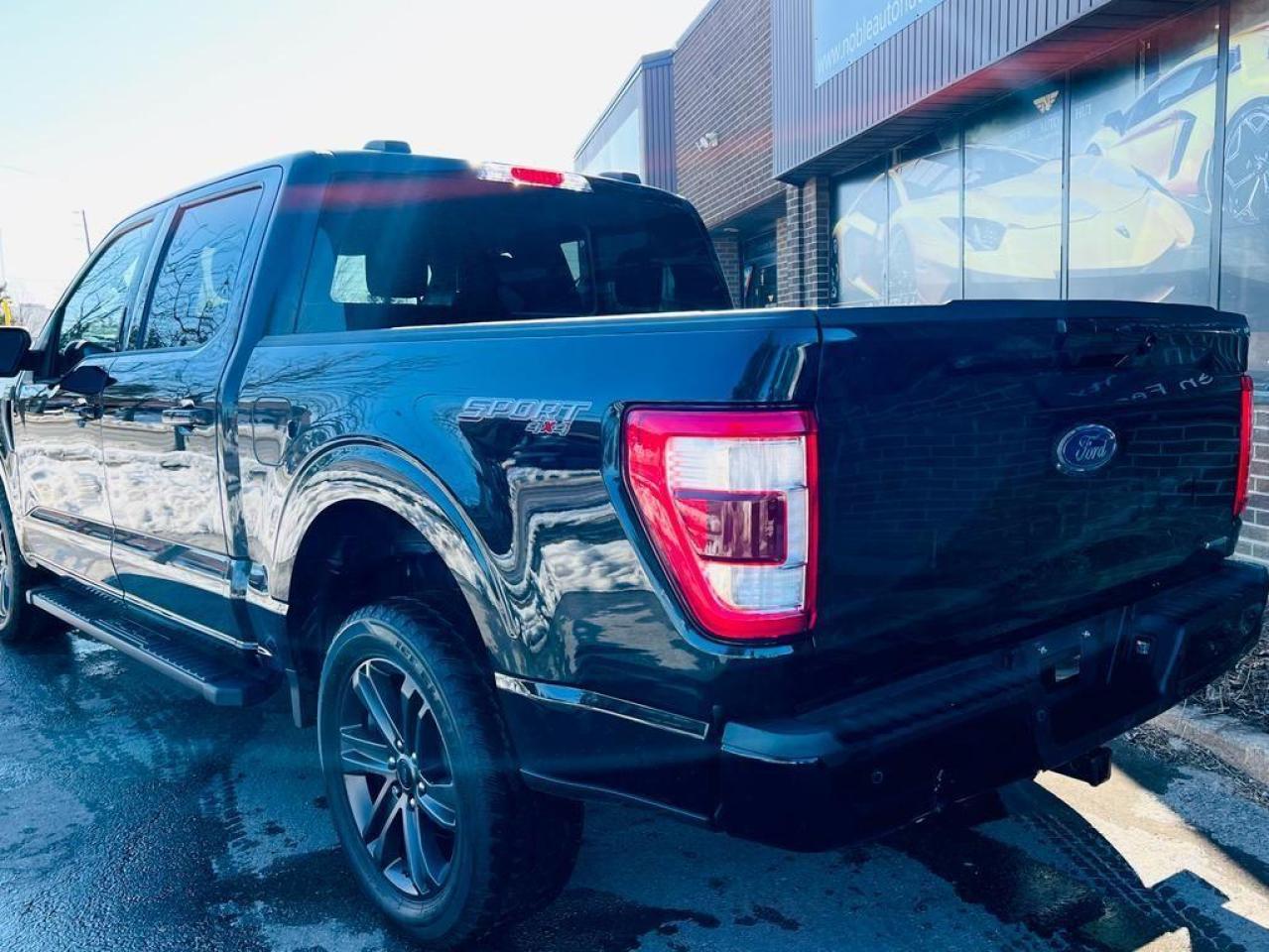 2021 Ford F-150 Lariat 4WD SuperCrew 5.5' Box Photo2
