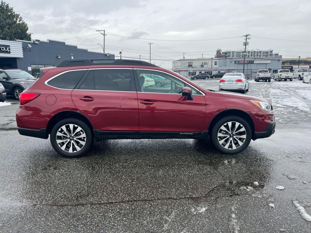 2017 Subaru Outback 5dr Wgn CVT 3.6R Limited w/Tech Pkg - Photo #3