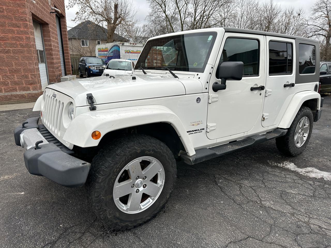 Used 2010 Jeep Wrangler Unlimited Sahara/4X4/3.8L/ONE OWNER/NO ACCIDENTS for sale in Cambridge, ON