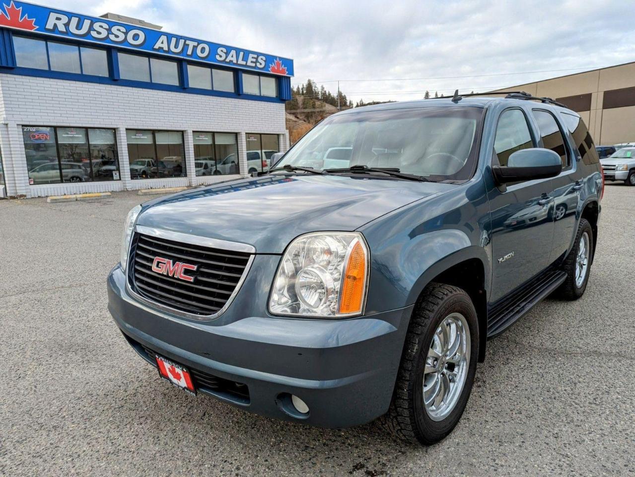 2010 GMC Yukon SLT 4x4, 8 Passenger Leather