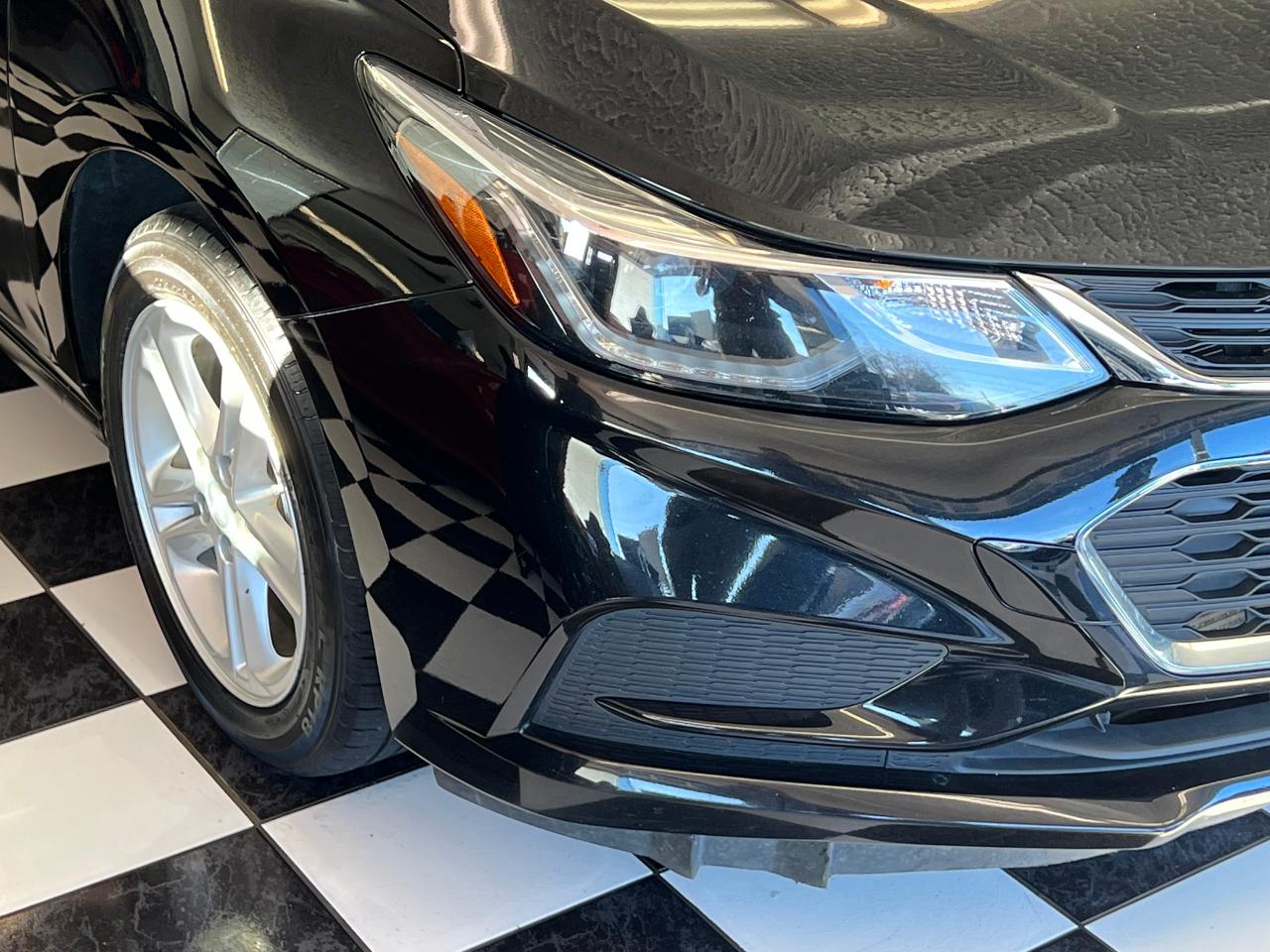 2017 Chevrolet Cruze LT+Camera+ApplePlay+Cruise+Clean Carfax - Photo #37