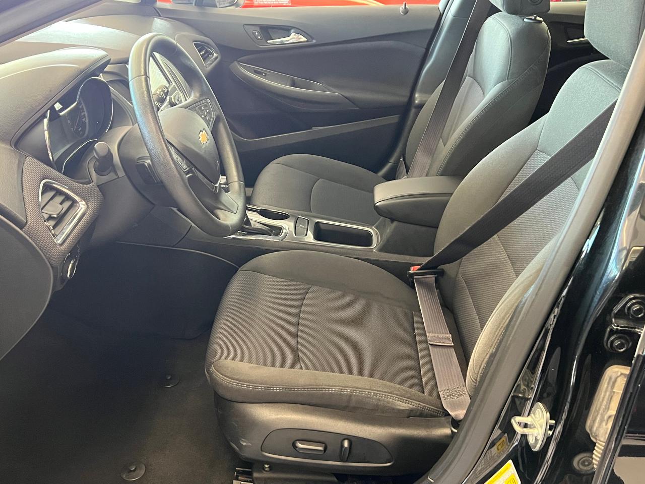 2017 Chevrolet Cruze LT+Camera+ApplePlay+Cruise+Clean Carfax - Photo #19
