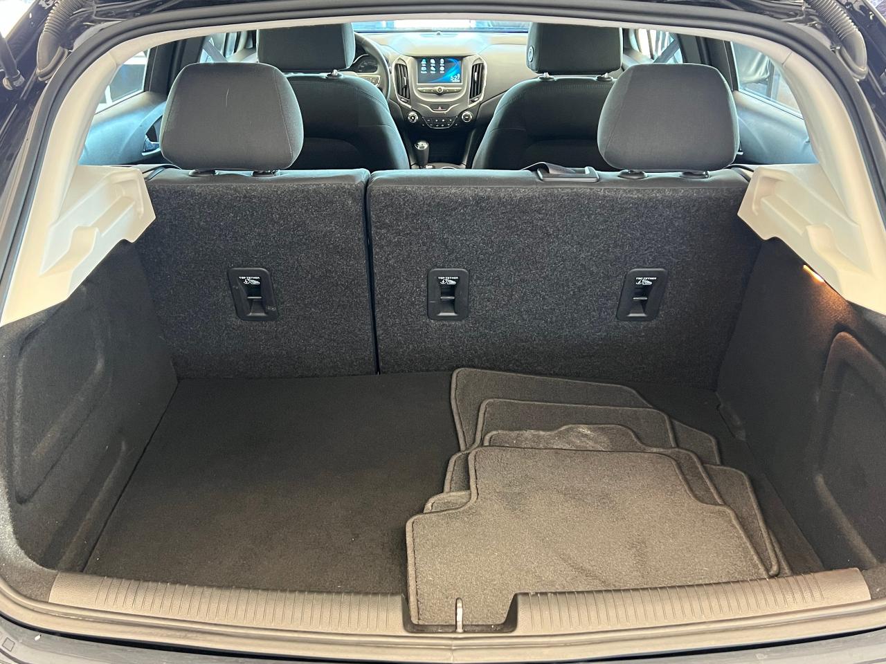 2017 Chevrolet Cruze LT+Camera+ApplePlay+Cruise+Clean Carfax - Photo #26