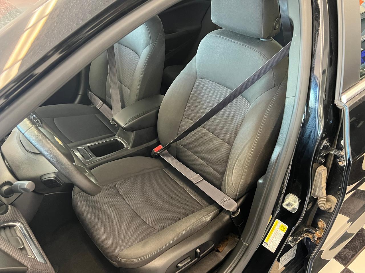 2017 Chevrolet Cruze LT+Camera+ApplePlay+Cruise+Clean Carfax - Photo #20