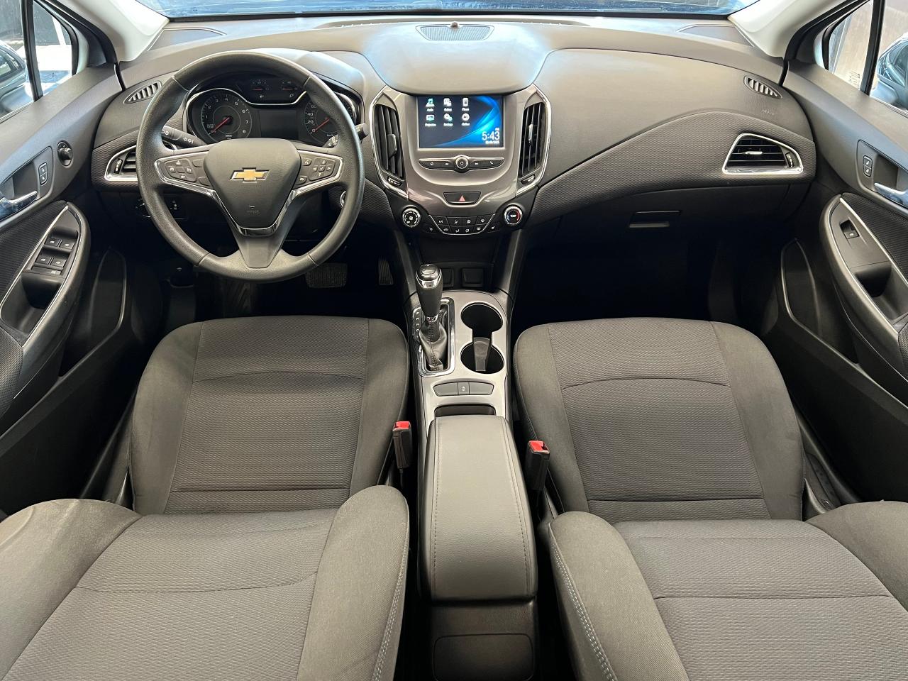 2017 Chevrolet Cruze LT+Camera+ApplePlay+Cruise+Clean Carfax - Photo #8