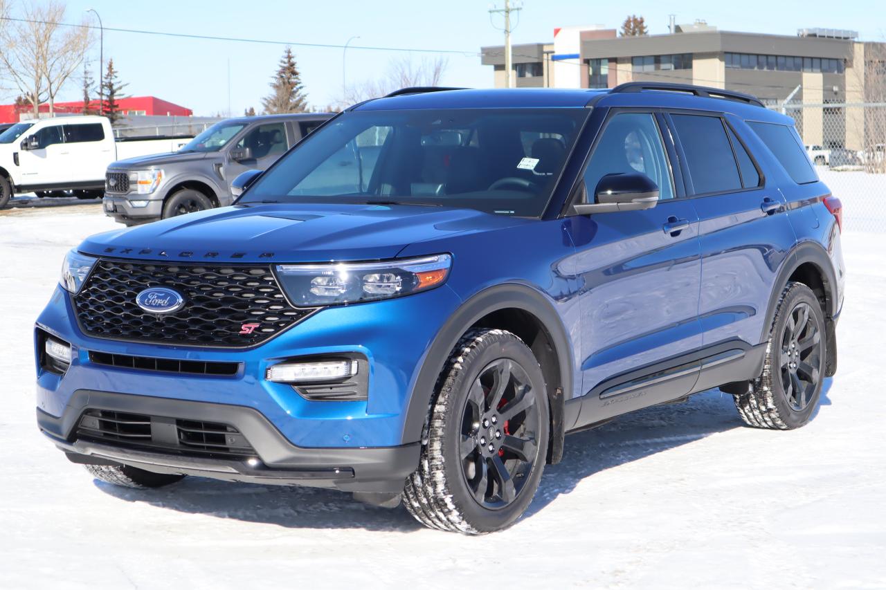 2023 Ford Explorer ST Photo0