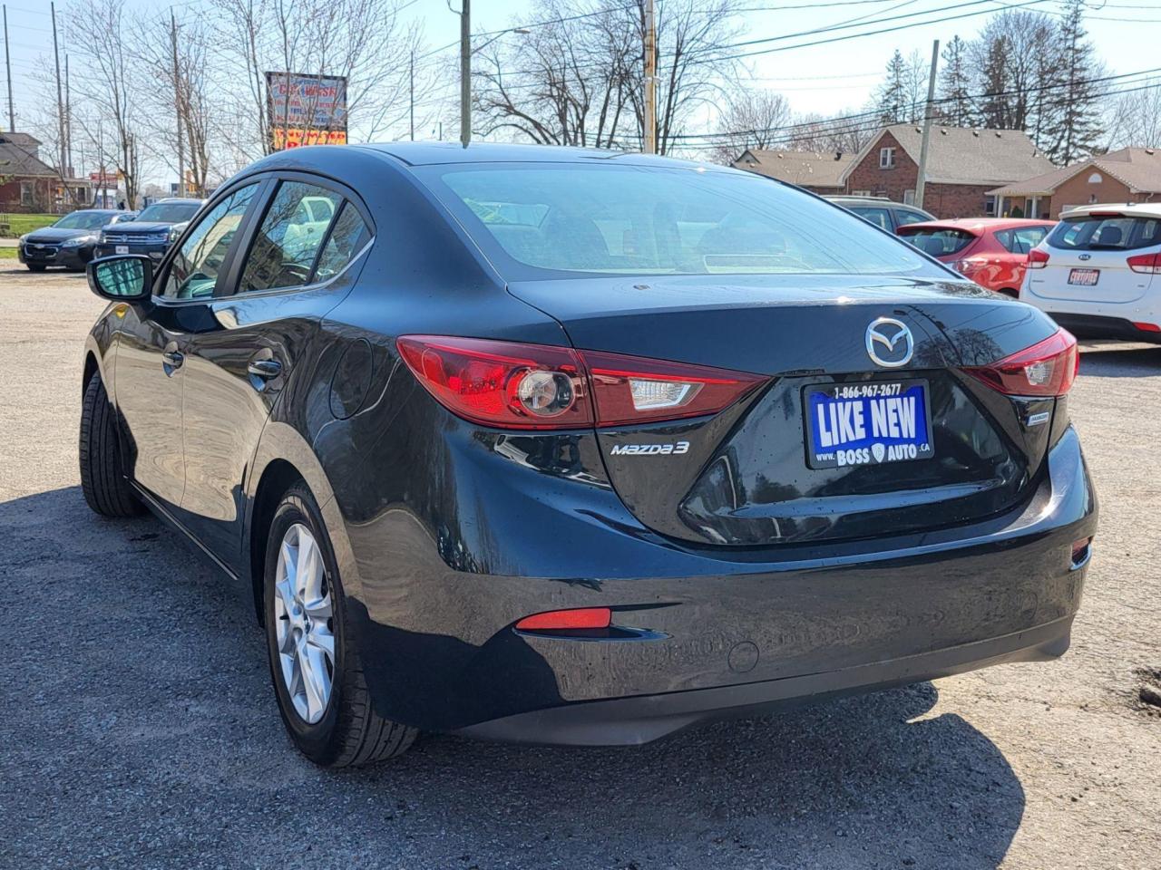 2016 Mazda MAZDA3 Touring Photo3