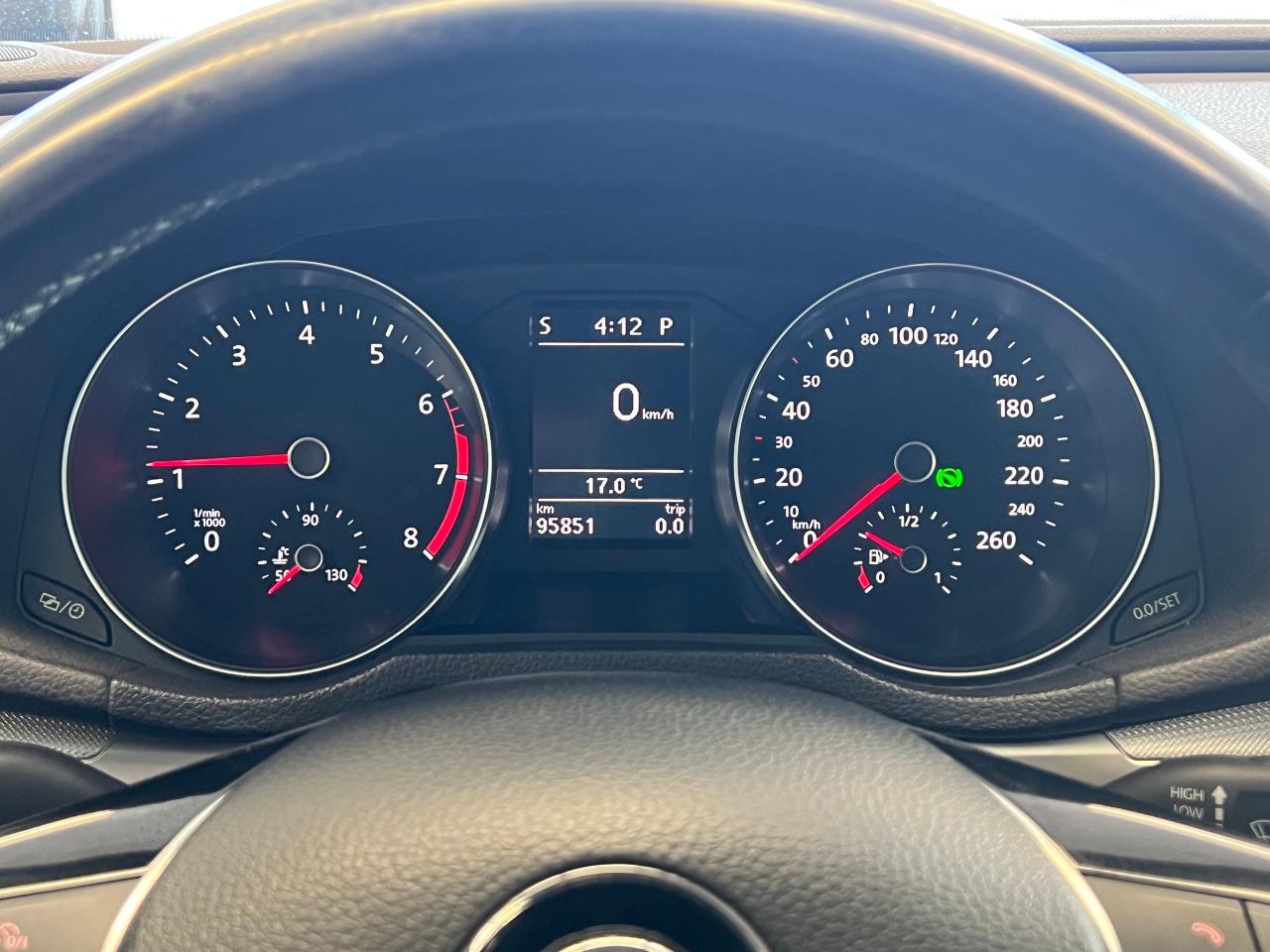2016 Volkswagen Passat Trendline+Camera+ApplePlay+CLEAN CARFAX - Photo #16