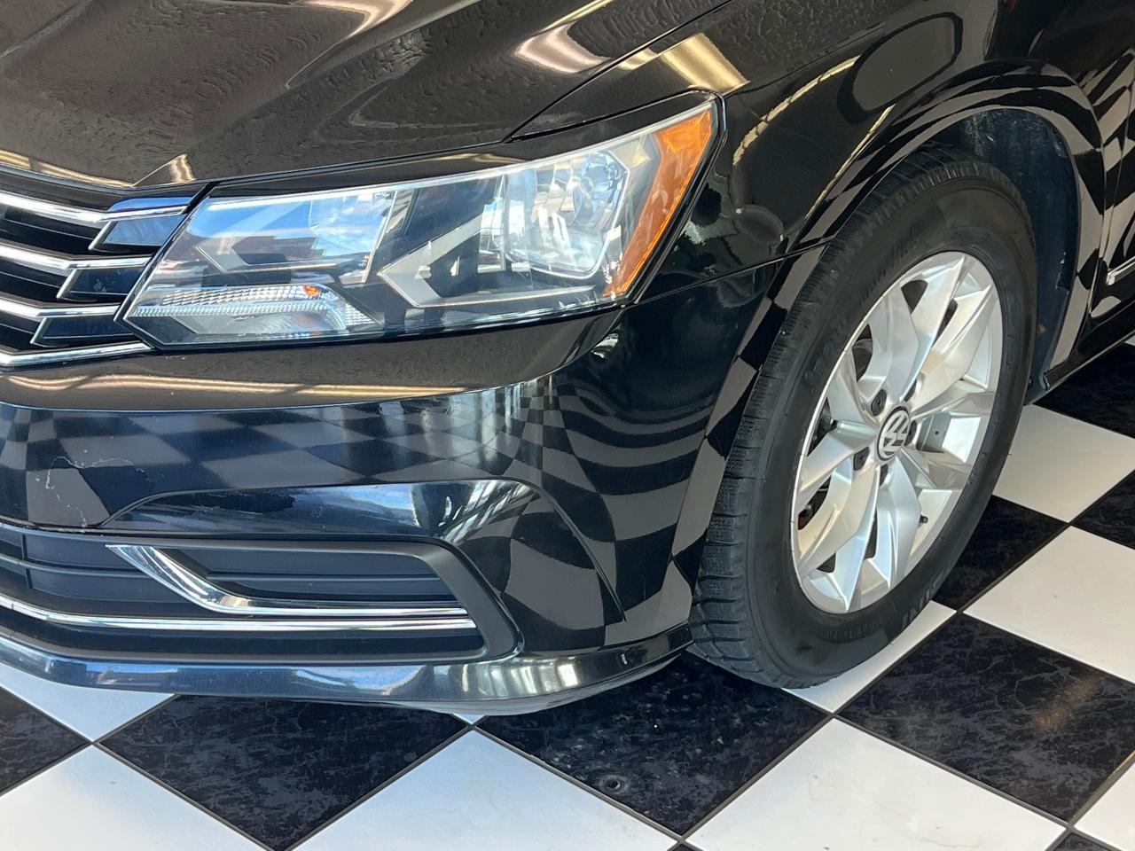 2016 Volkswagen Passat Trendline+Camera+ApplePlay+CLEAN CARFAX Photo36