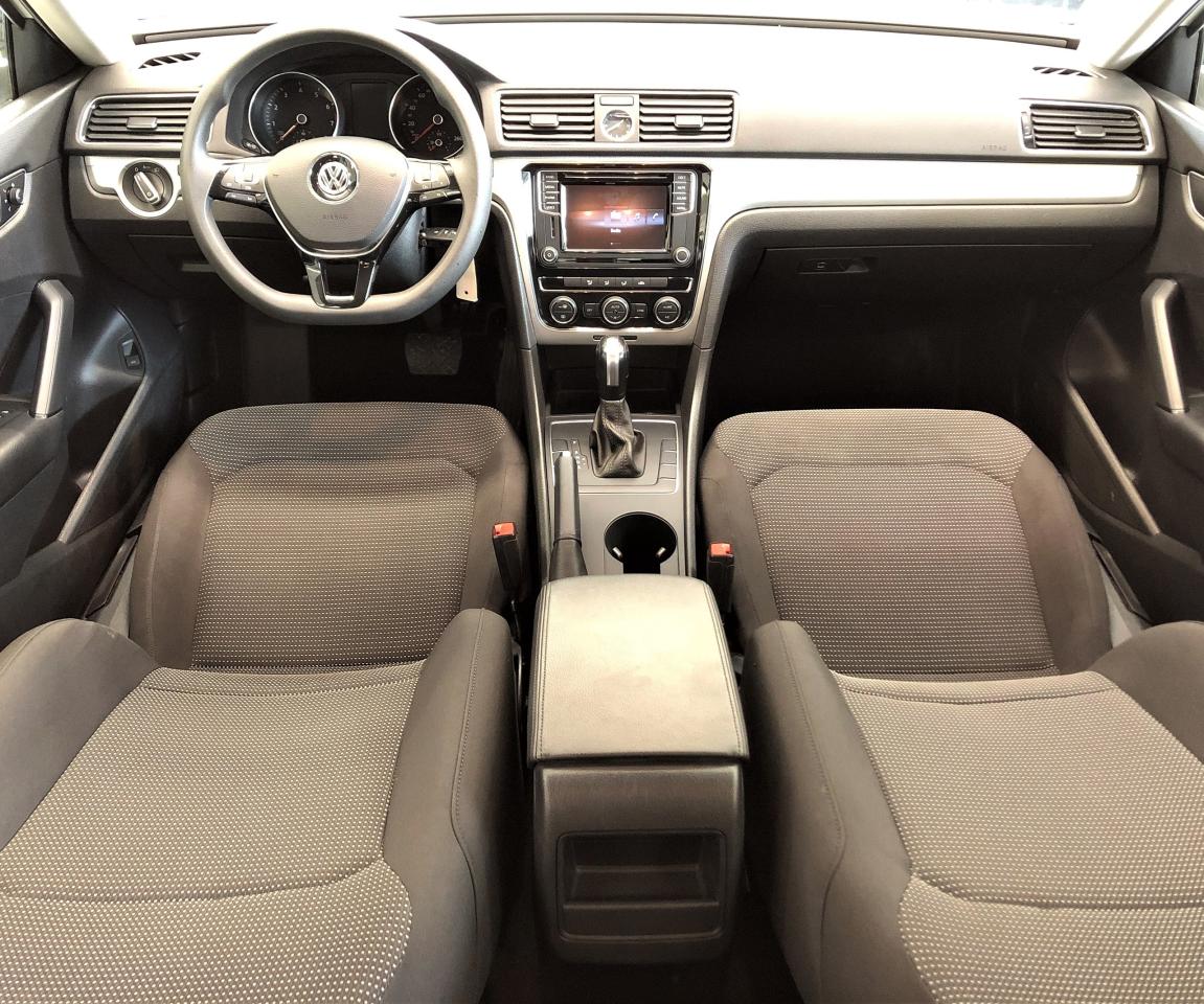 2016 Volkswagen Passat Trendline+Camera+ApplePlay+CLEAN CARFAX Photo7