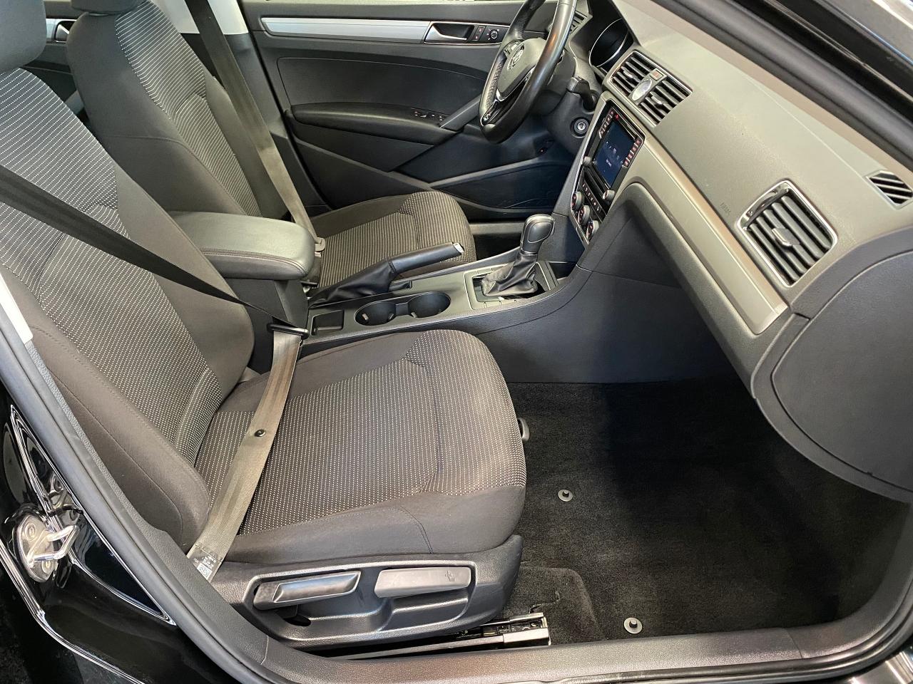 2016 Volkswagen Passat Trendline+Camera+ApplePlay+CLEAN CARFAX Photo21