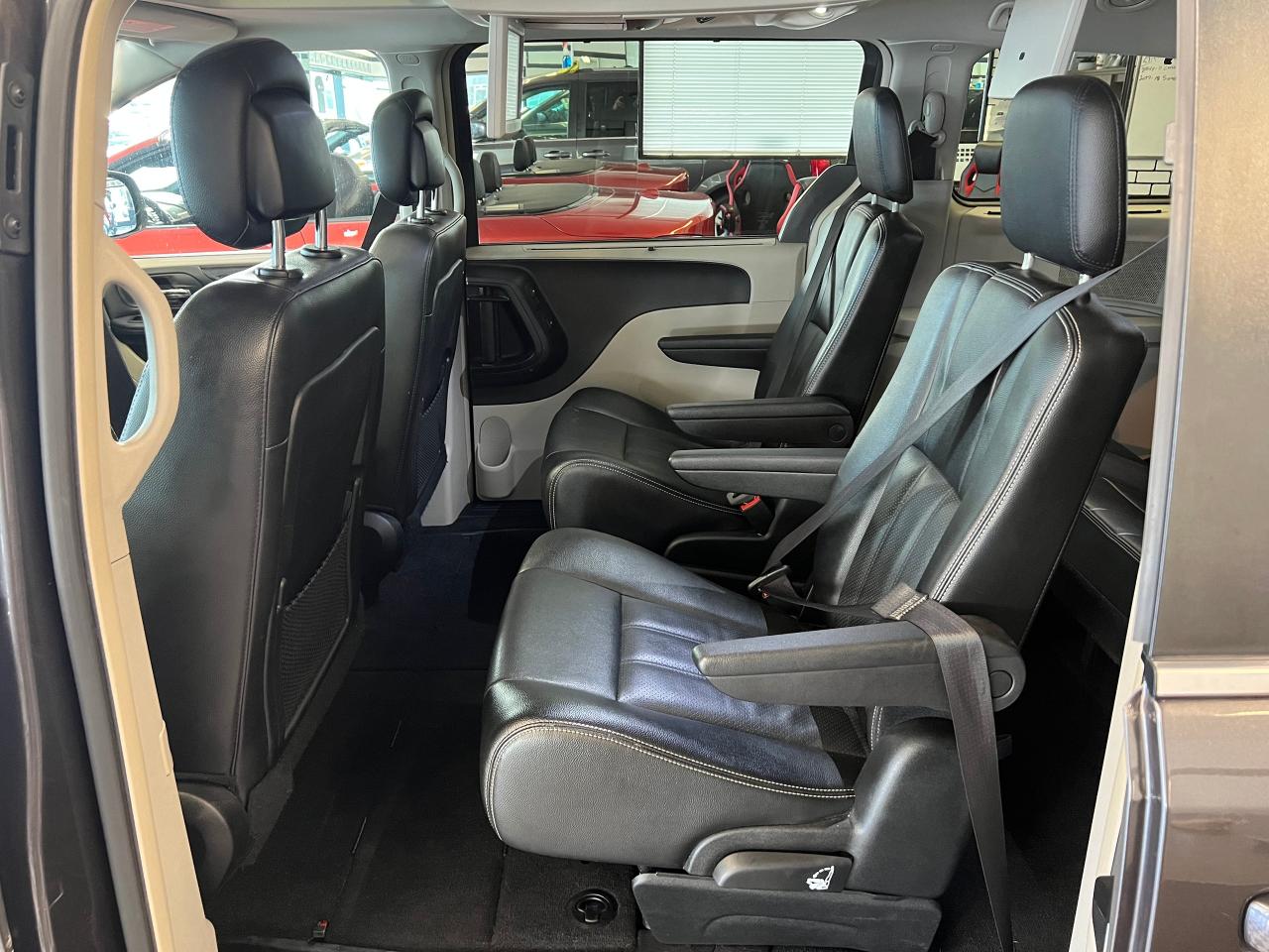 2015 Dodge Grand Caravan PENDING!Crew Plus+DVDs+PowerDoors+Camera+ - Photo #27