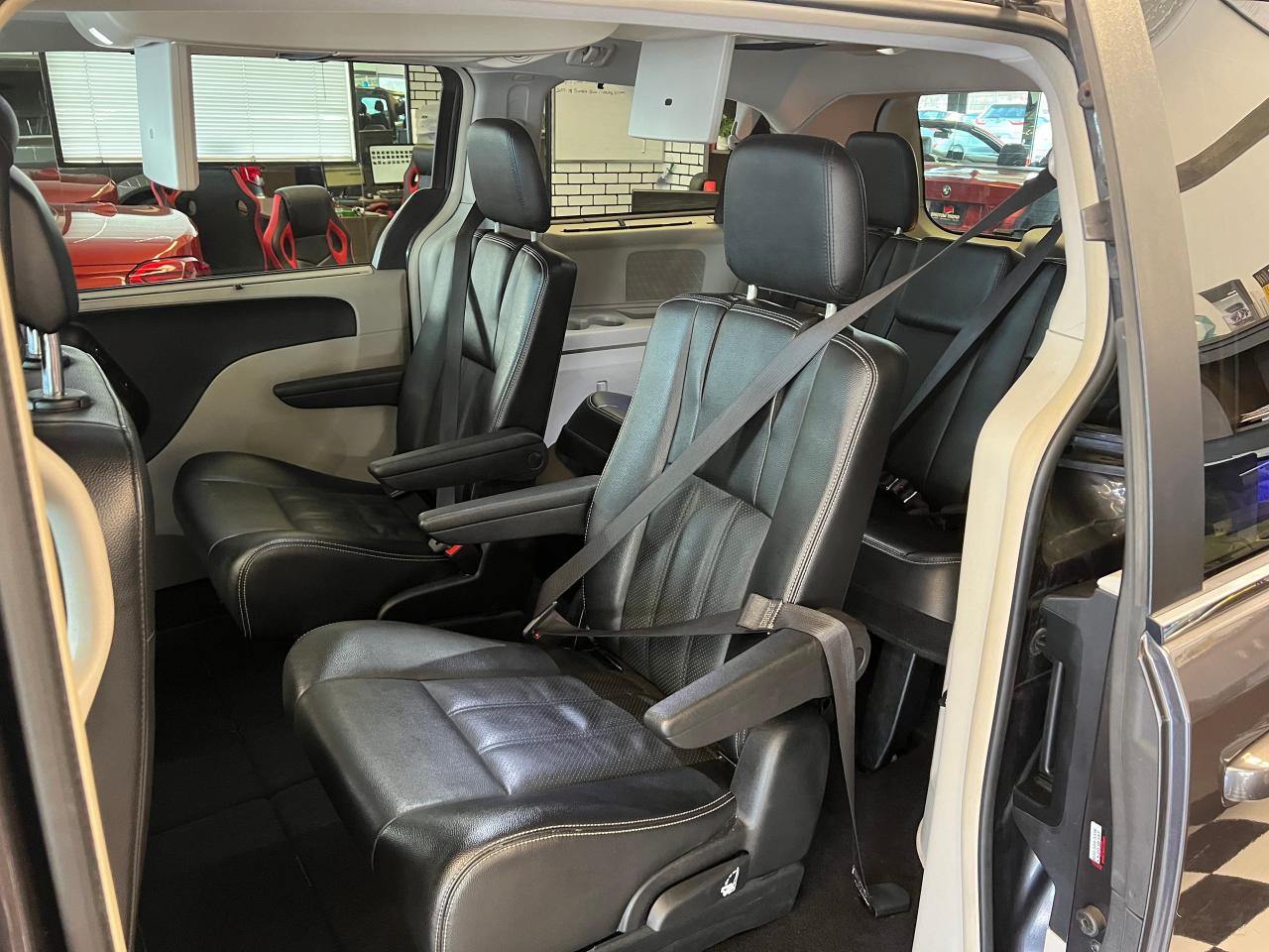 2015 Dodge Grand Caravan PENDING!Crew Plus+DVDs+PowerDoors+Camera+ - Photo #28