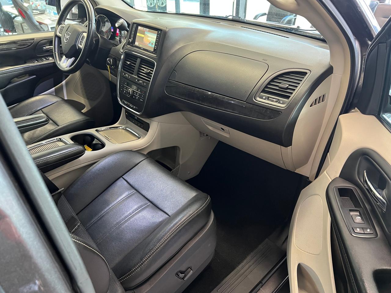 2015 Dodge Grand Caravan PENDING!Crew Plus+DVDs+PowerDoors+Camera+ - Photo #24