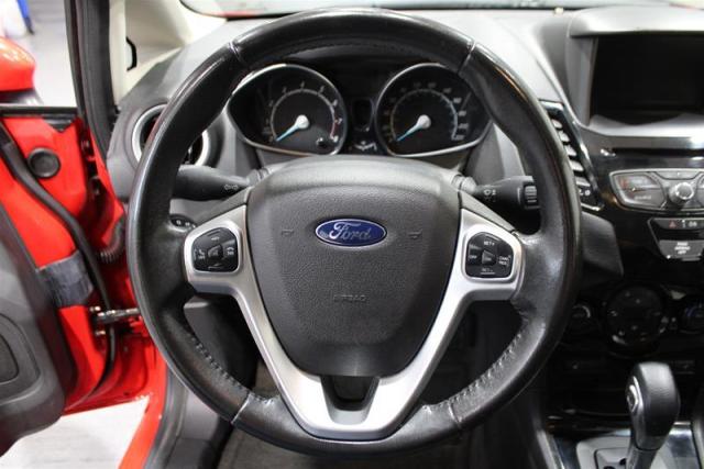 2014 Ford Fiesta (4) SE
