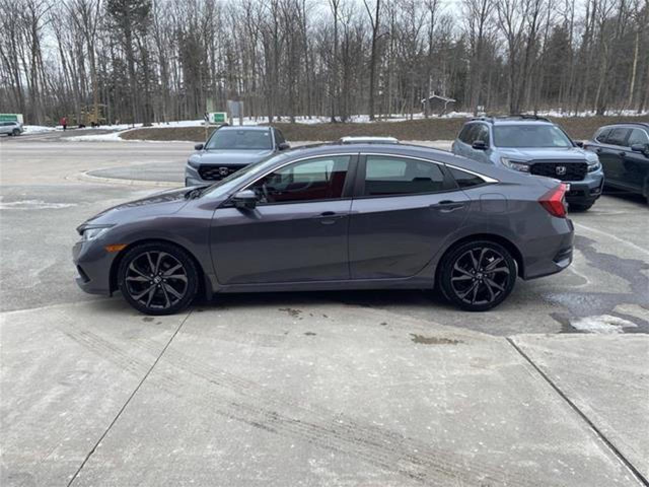 2019 Honda Civic Sport Photo2