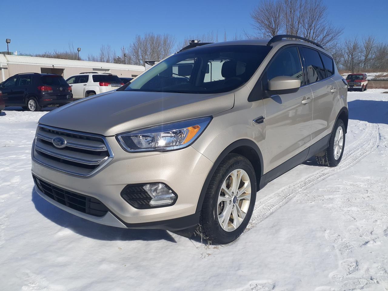 2018 Ford Escape SE AWD, Htd Seats, BU Cam, Alloys, Park Asst - Photo #1