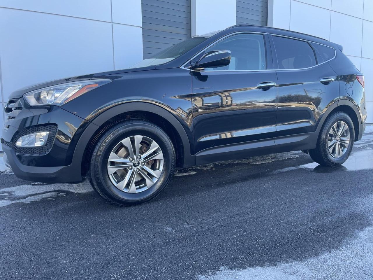 2014 Hyundai Santa Fe Sport 2.4 AWD Luxury New Engine -Certified