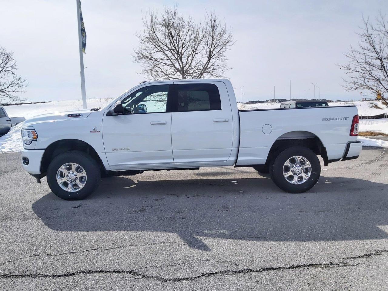 2022 RAM 3500 Big Horn Photo3