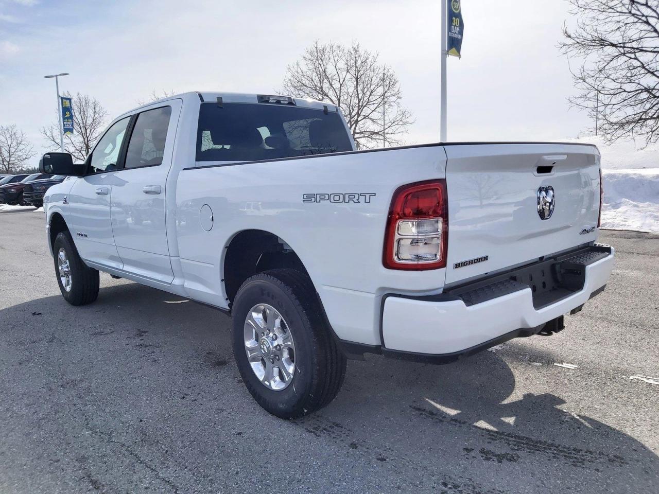2022 RAM 3500 Big Horn Photo4