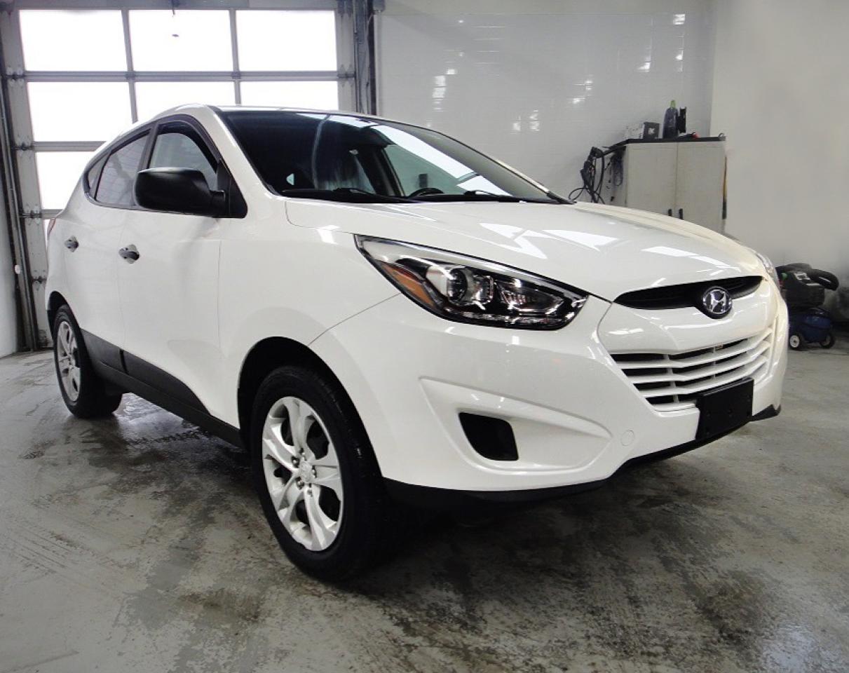 2015 Hyundai Tucson AWD,NO ACCIDENT,ALL SERVICE RECORDS - Photo #1
