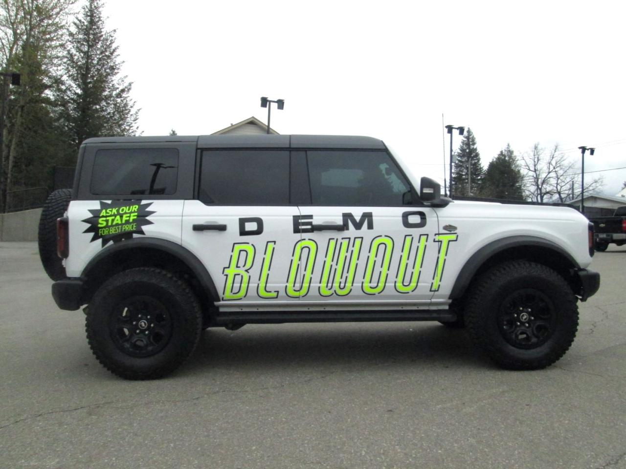 2023 Ford Bronco WildTrak Photo5