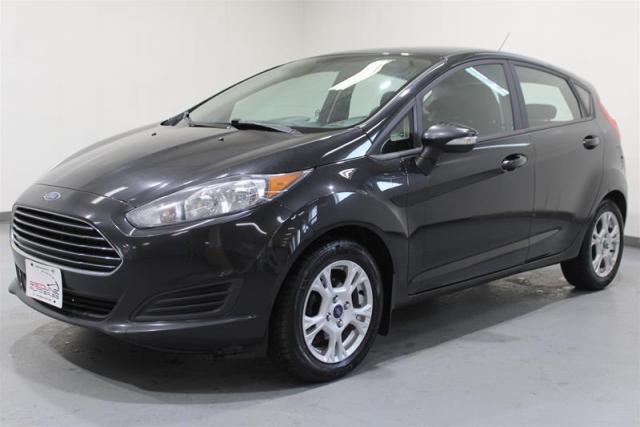 2015 Ford Fiesta (5) SE