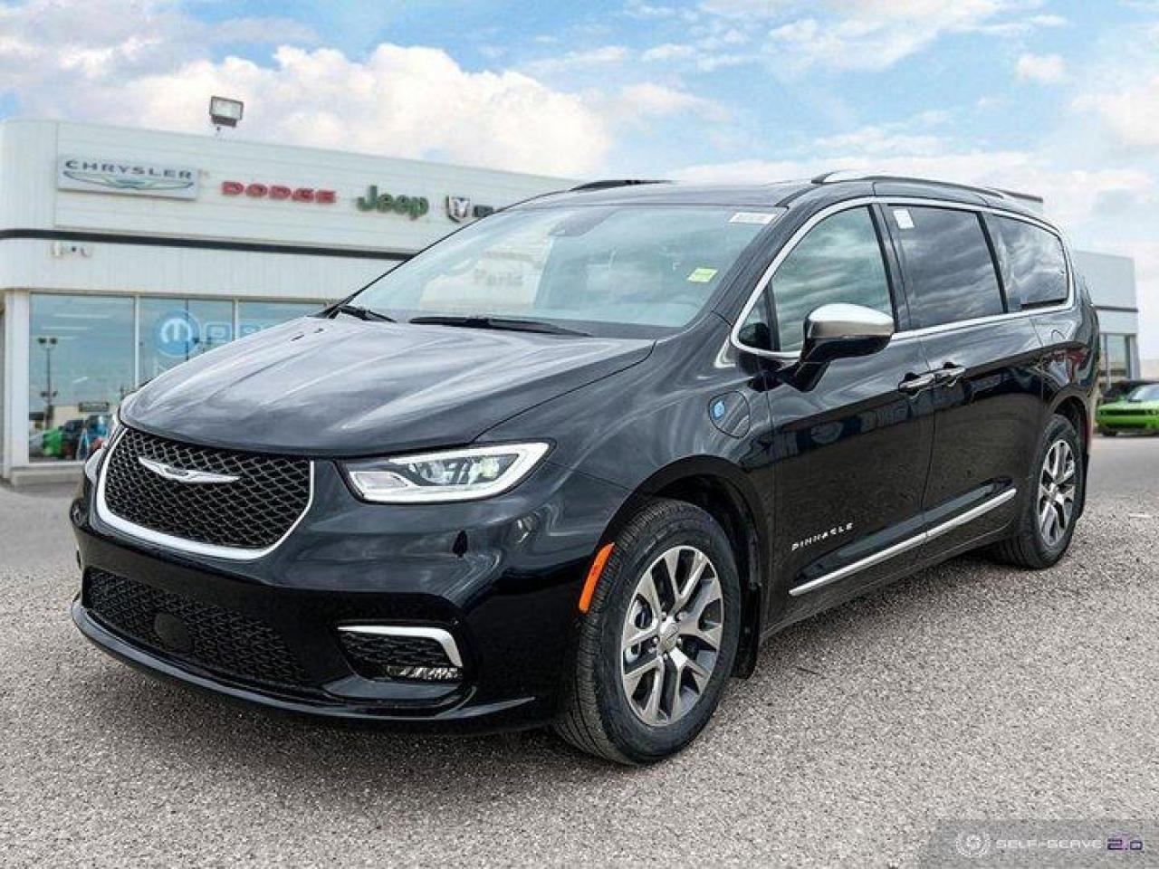 New 2023 Chrysler Pacifica Hybrid Pinnacle for sale in Saskatoon, SK