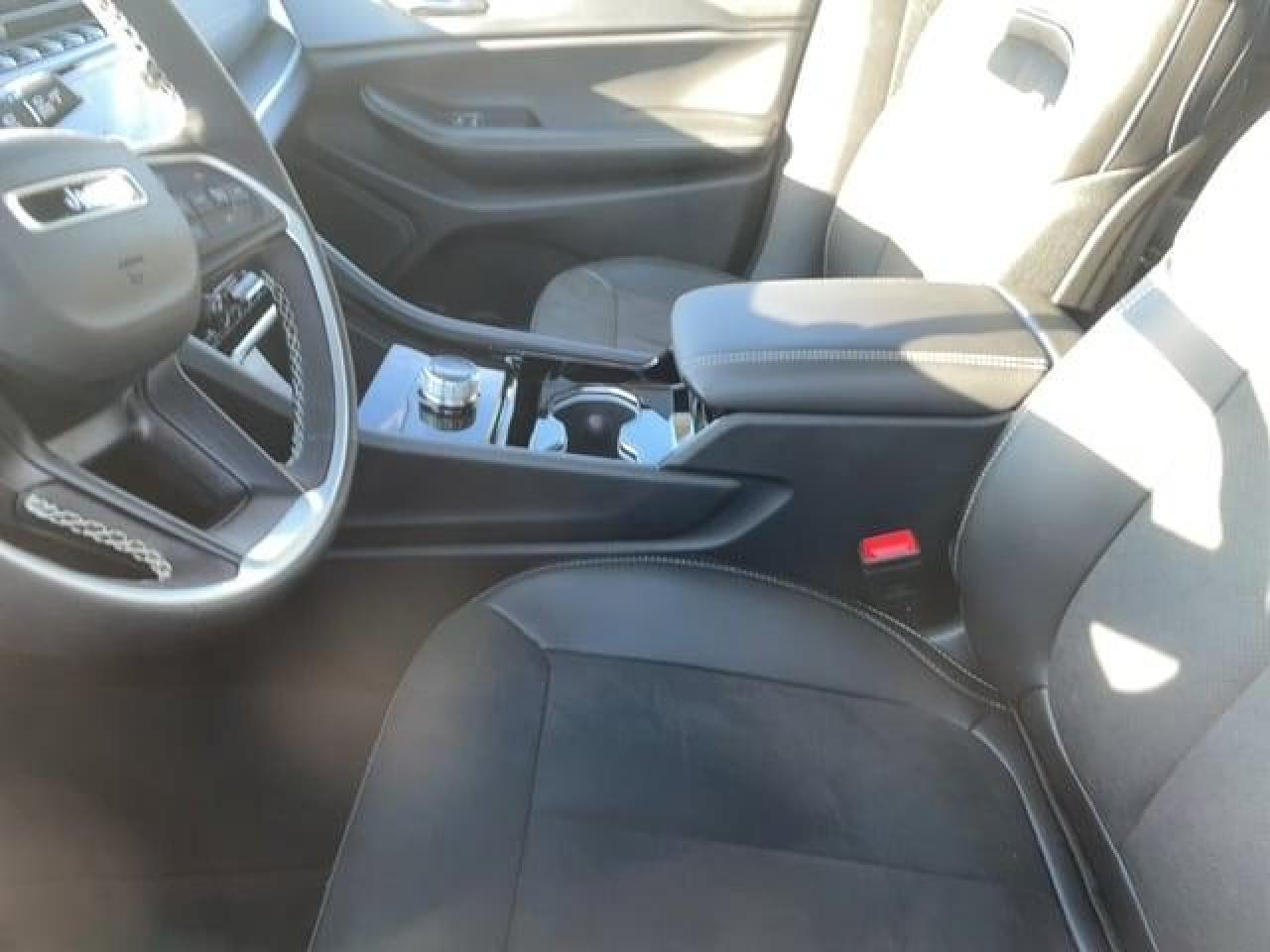 2023 Jeep Grand Cherokee L Altitude Photo2