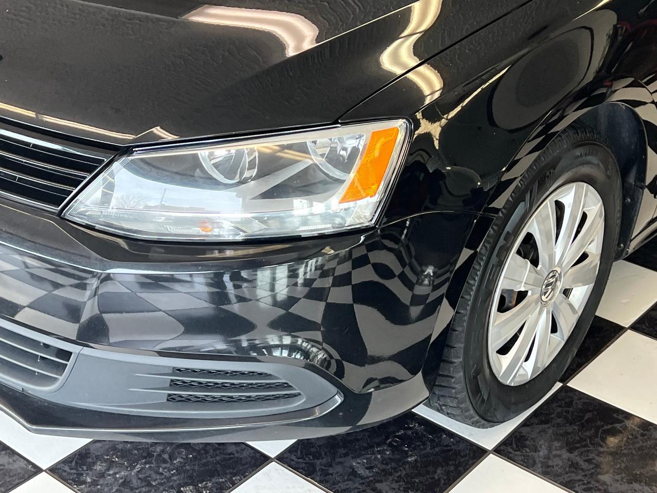 2013 Volkswagen Jetta Trendline+Heated Seats+A/C+Cruise+CLEAN CARFAX Photo34