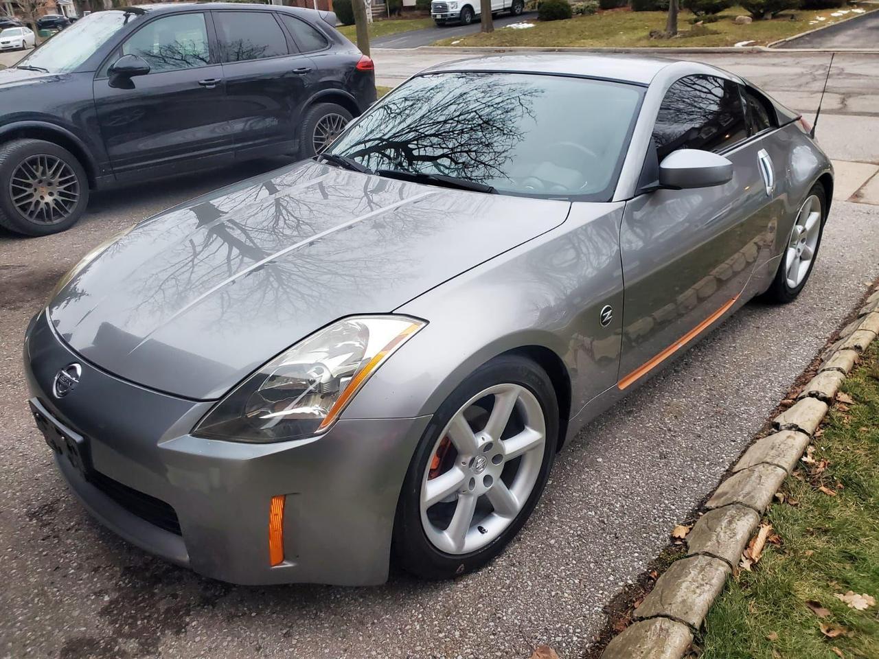 2003 Nissan 350Z Nissan 350Z $9800 only
