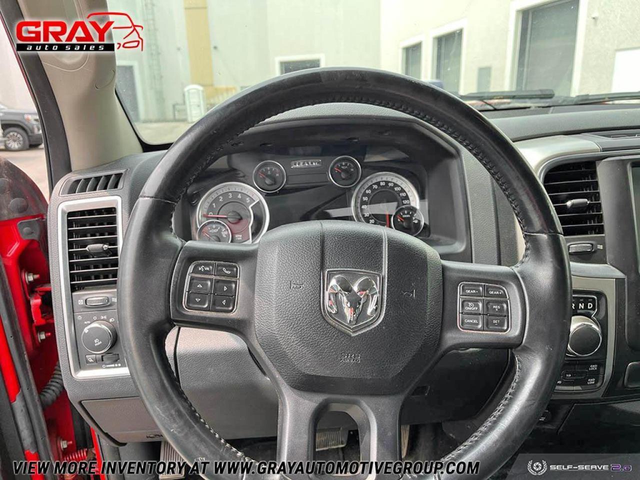 2016 RAM 1500 4WD CREW CAB 140.5" SLT - Photo #12