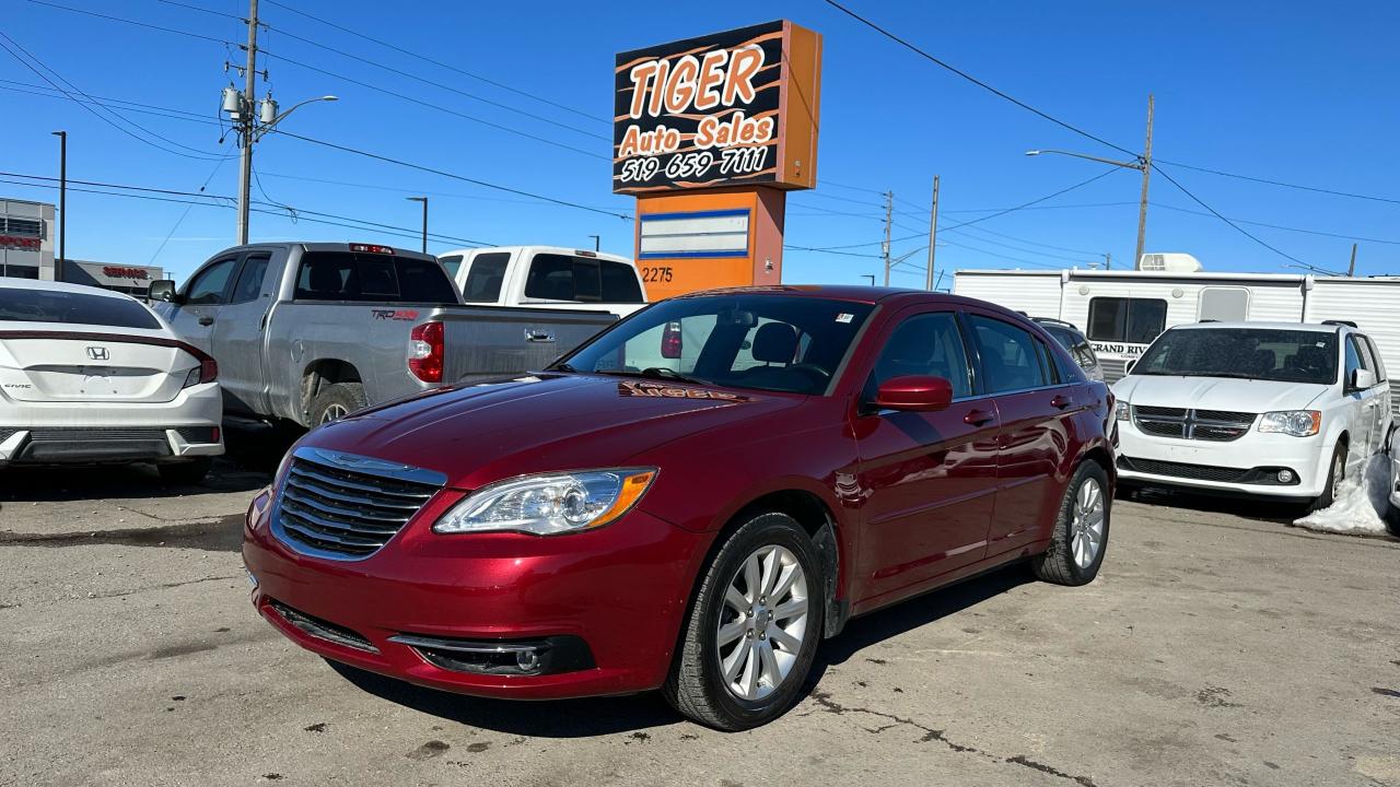 2011 Chrysler 200 TOURING*SEDAN*ONLY 62,000KMS*4 CYLINdER*CERTIFIED