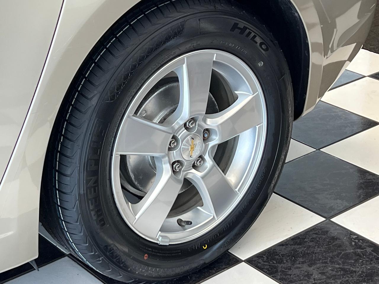 2015 Chevrolet Cruze 2LT+Roof+GPS+Camera+Remote Start+Heated Seats Photo116