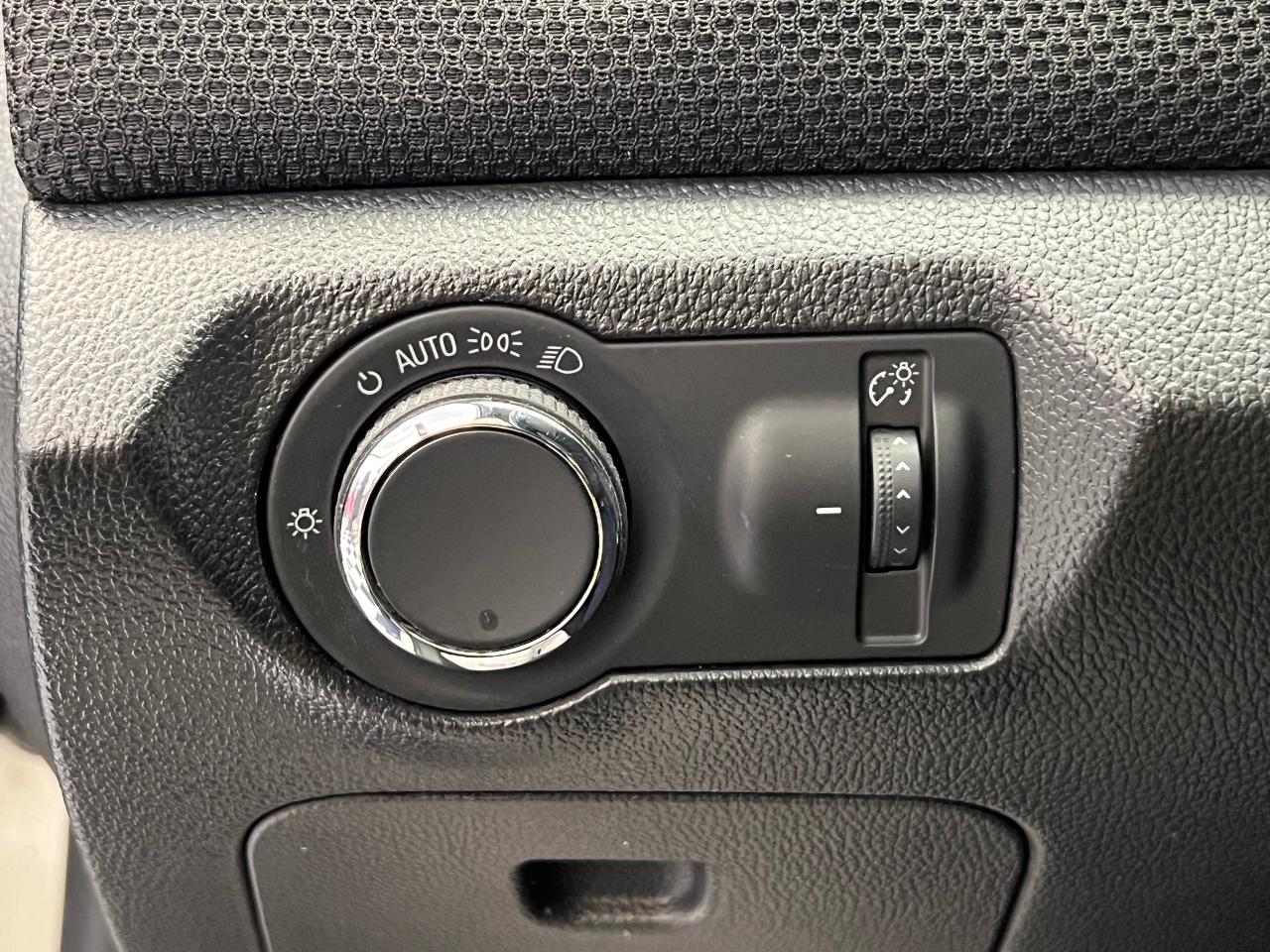 2015 Chevrolet Cruze 2LT+Roof+GPS+Camera+Remote Start+Heated Seats - Photo #47