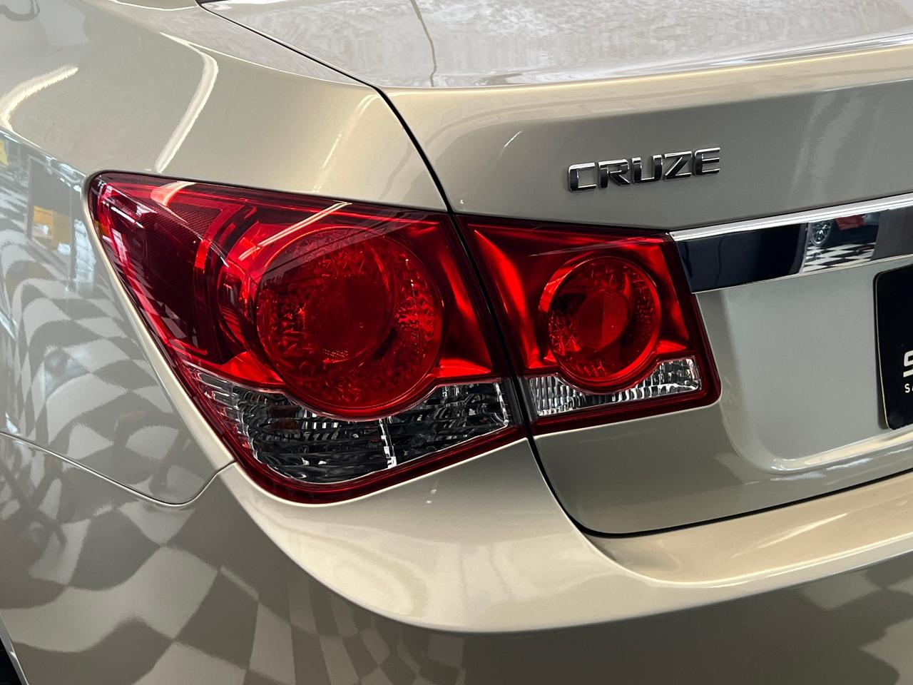 2015 Chevrolet Cruze 2LT+Roof+GPS+Camera+Remote Start+Heated Seats Photo123