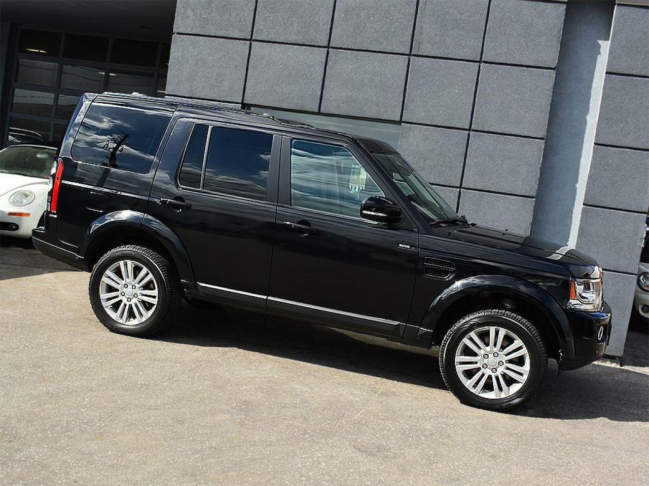 Photo of Black 2016 Land Rover LR4