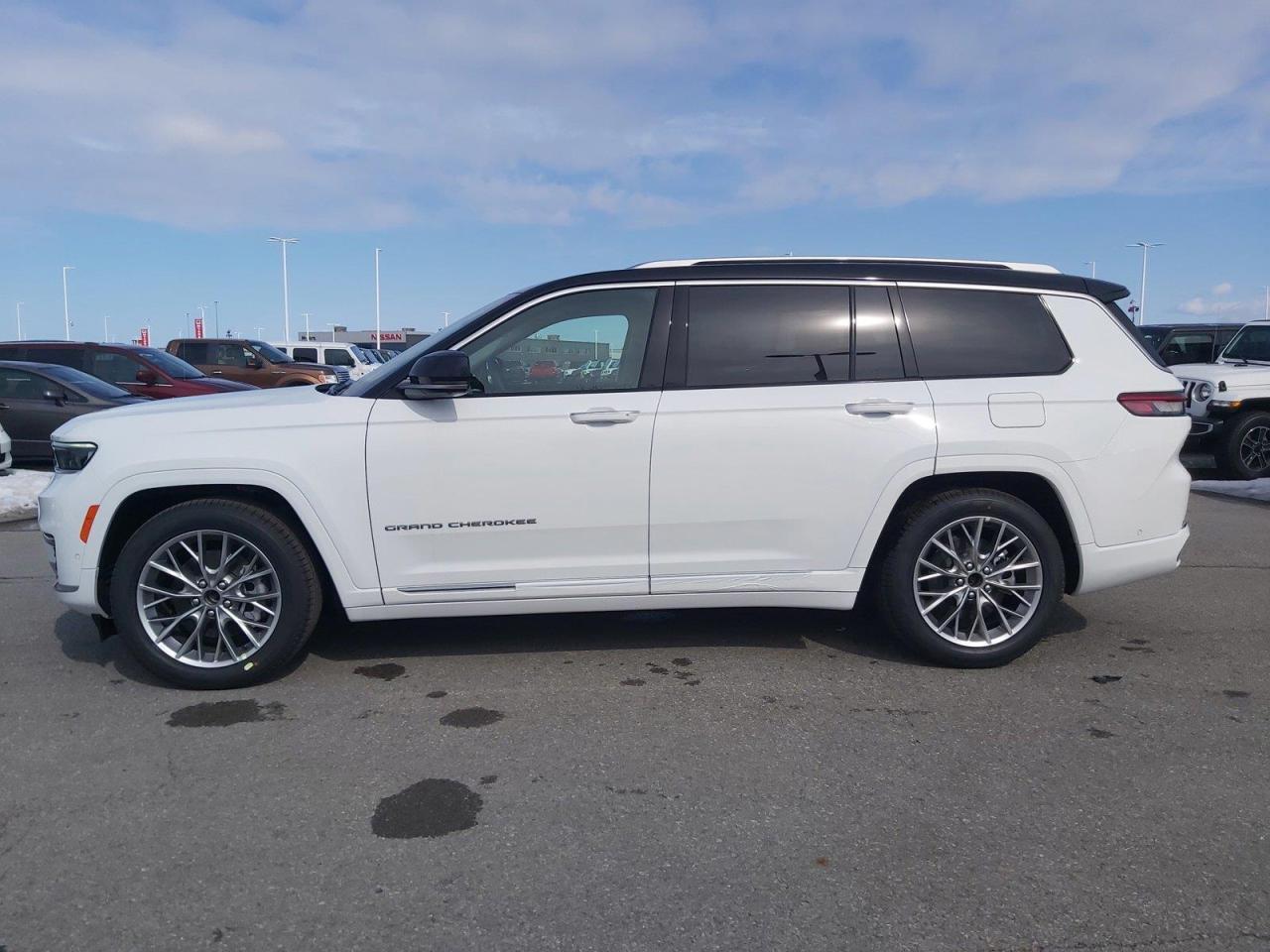 2023 Jeep Grand Cherokee L Summit Photo3