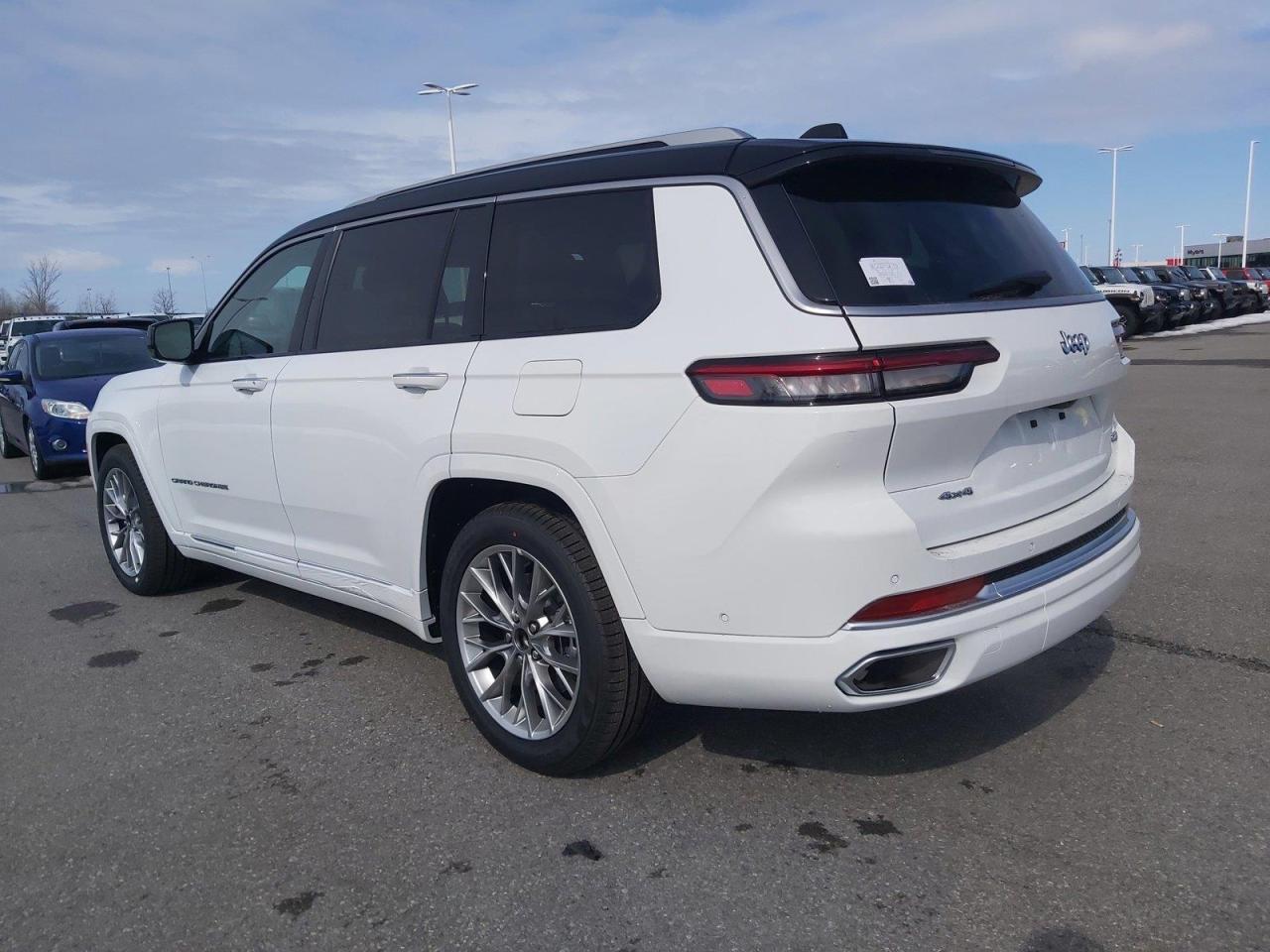 2023 Jeep Grand Cherokee L Summit Photo4