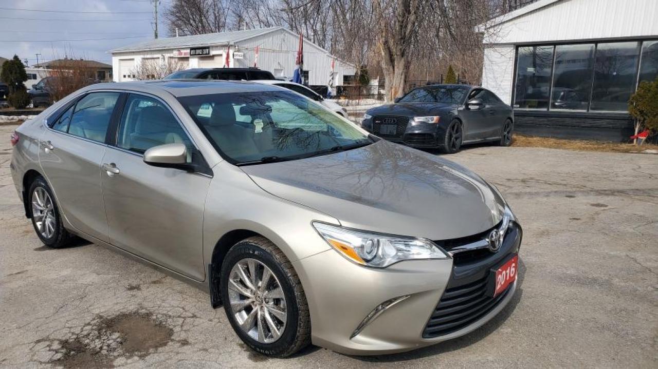 Used 2016 Toyota Camry XLE for sale in Barrie, ON