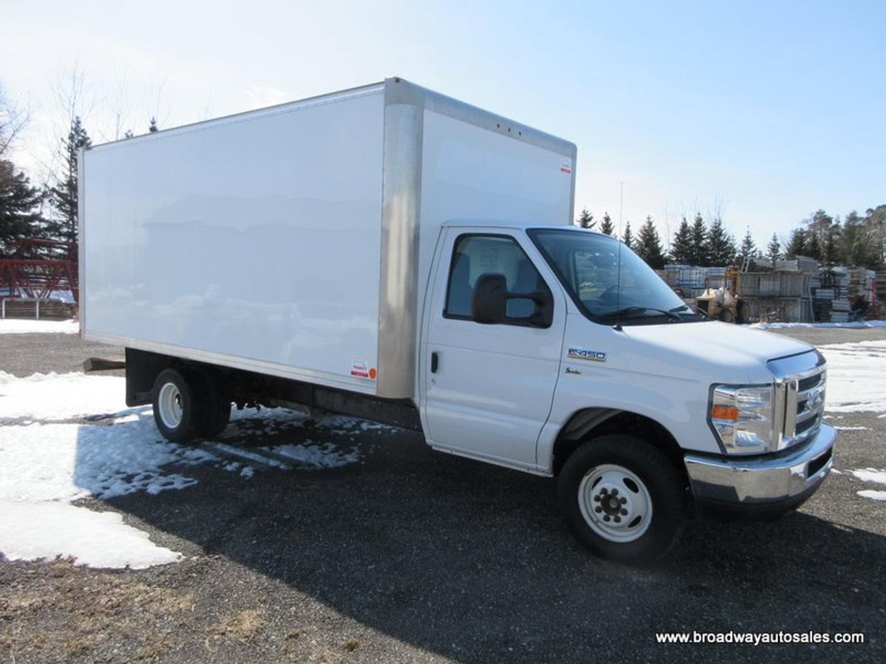 2019 Ford E450 1-TON CARGO-MOVING 2 PASSENGER 6.2L - V8.. FLEX-FUEL-PACKAGE.. AUX INPUT.. AIR CONDITIONING.. Photo4