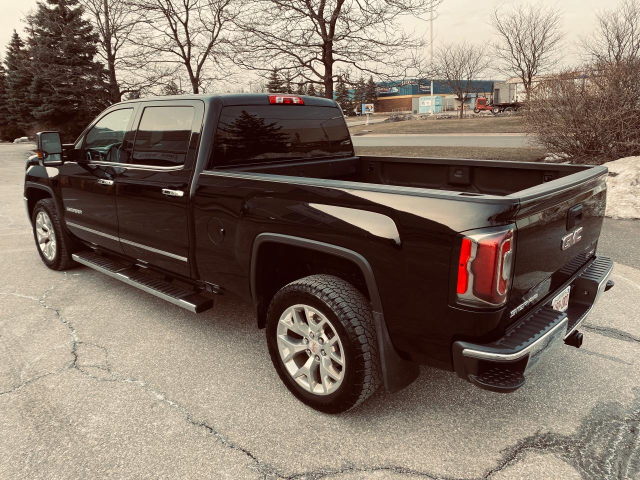 2017 GMC Sierra 1500 SLT CREW CAB 6.66 FOOT BOX