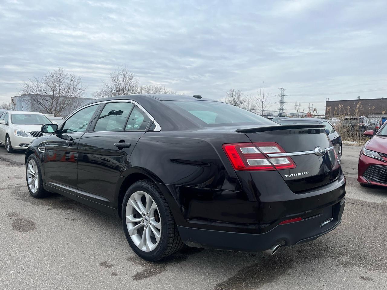 2013 Ford Taurus SEL - Photo #7