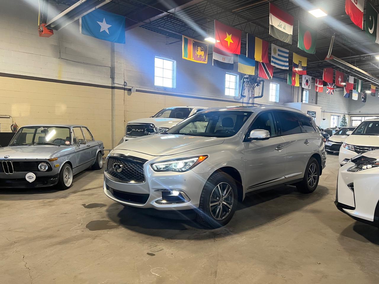 2017 Infiniti QX60 AWD 4dr - Photo #1