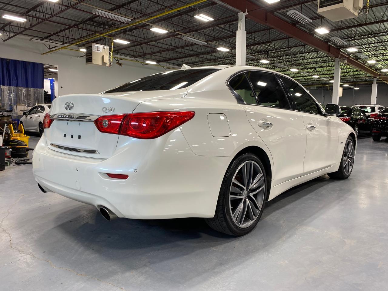 2016 Infiniti Q50 3.0T - Photo #5