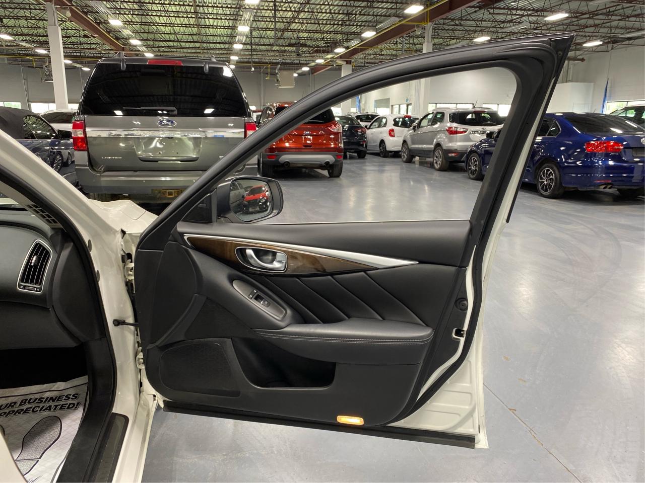 2016 Infiniti Q50 3.0T Photo