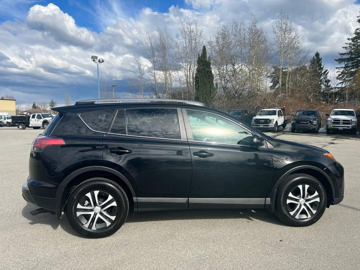 2017 Toyota RAV4 AWD 4dr LE - Photo #7