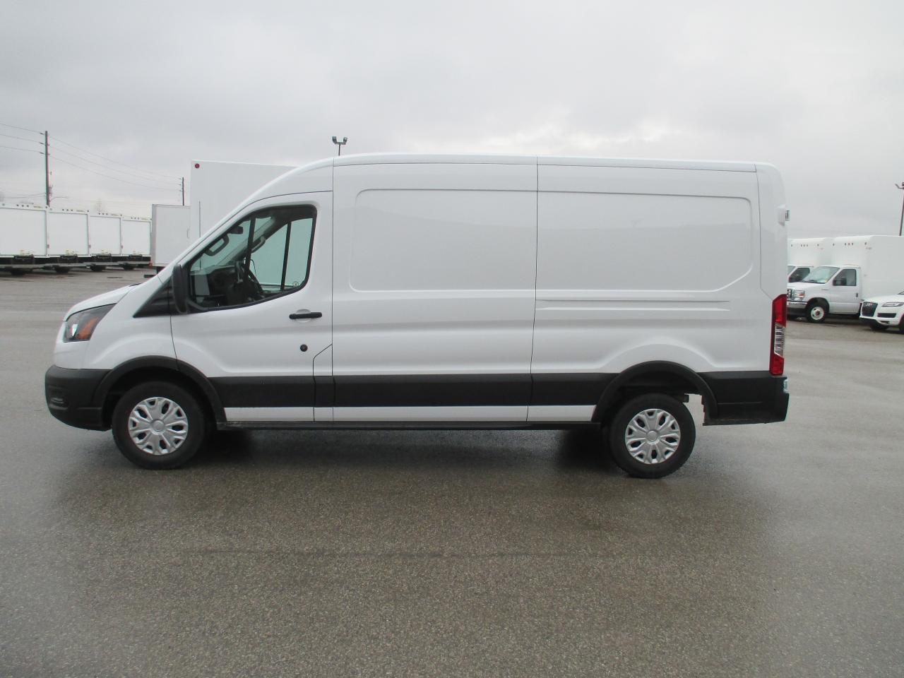 2022 Ford E-Transit Cargo Van T-350 148" MED RF 9500 GVWR RWD