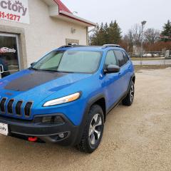 2018 Jeep Cherokee Trailhawk 4X4 Sunroof Heated Seats - Photo #3