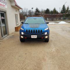 2018 Jeep Cherokee Trailhawk 4X4 Sunroof Heated Seats - Photo #5